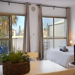 In With Beachfront Pool *