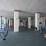 Διαμέρισμα In With Beachfront Pool Μαρμπέλλα