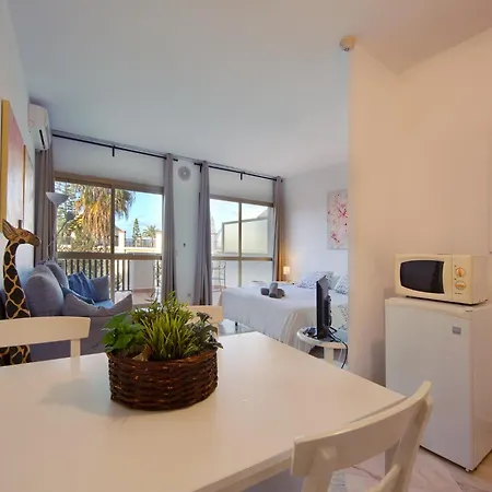 In With Beachfront Pool Apartment Marbella